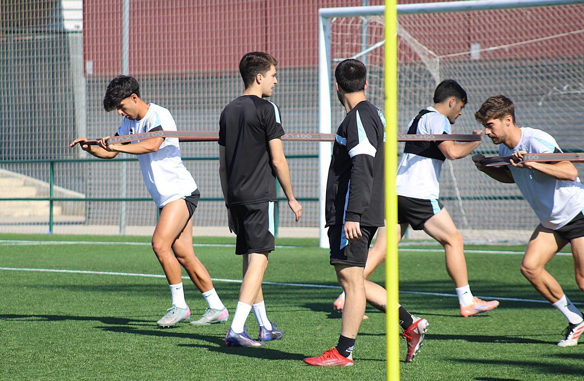 El equipo de Óscar López se ha ejercitado este miércoles en su campo de Gaetà Huguet.