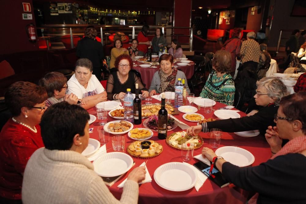 Noche de comadres en Gijón.