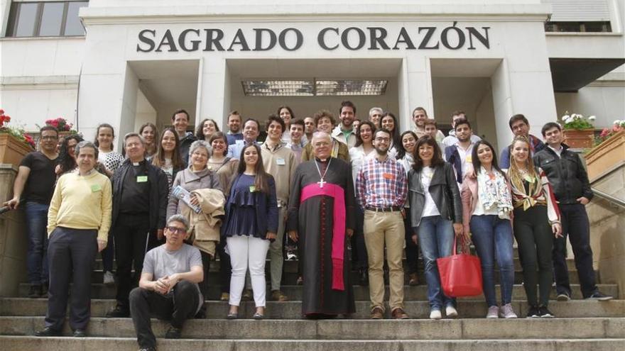 El obispo preside el encuentro de universitarios católicos