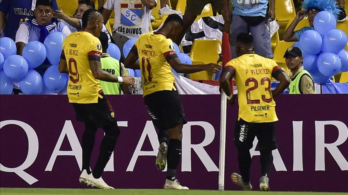 Barcelona de Ecuador goleó 4-0 a Cristal en la ida del partido