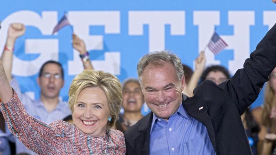 Hillary Clinton con Tim Kaine.