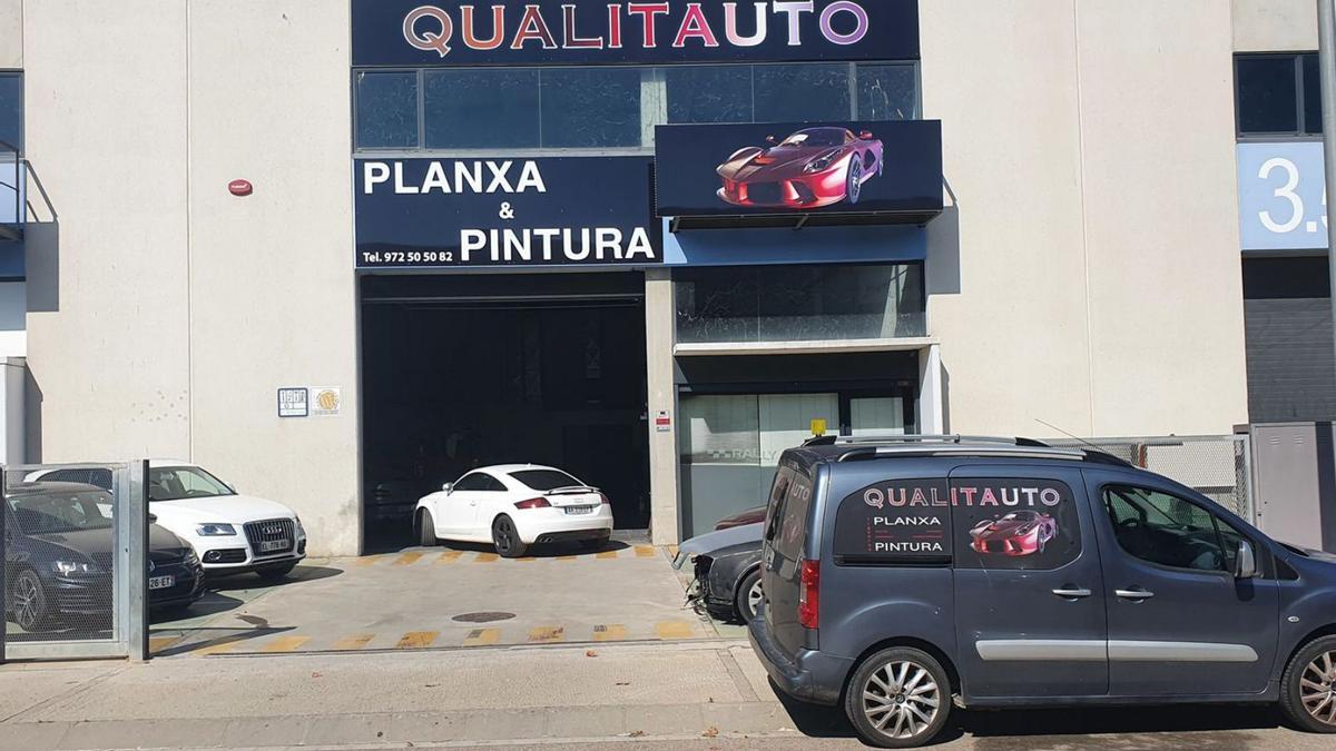 El taller Qualitauto està situat al carrer Vilamaniscle de Figueres