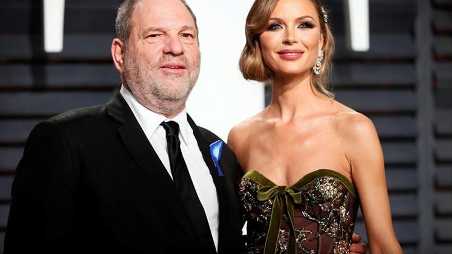 «Fui una ingenua», dice la exmujer de Weinstein