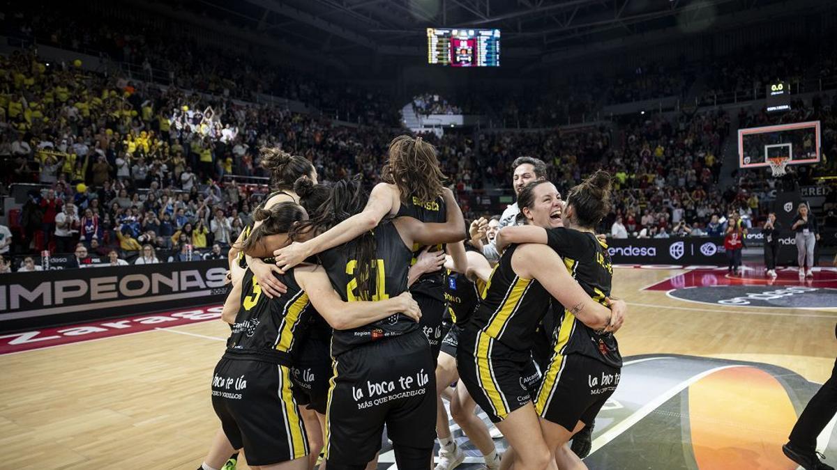 El Hozono Global Jairis tras proclamarse campeón de la Copa de la Reina.