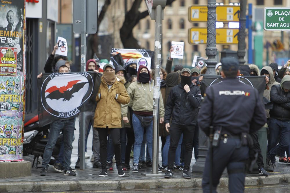 Concentración de entidades derechistas en València