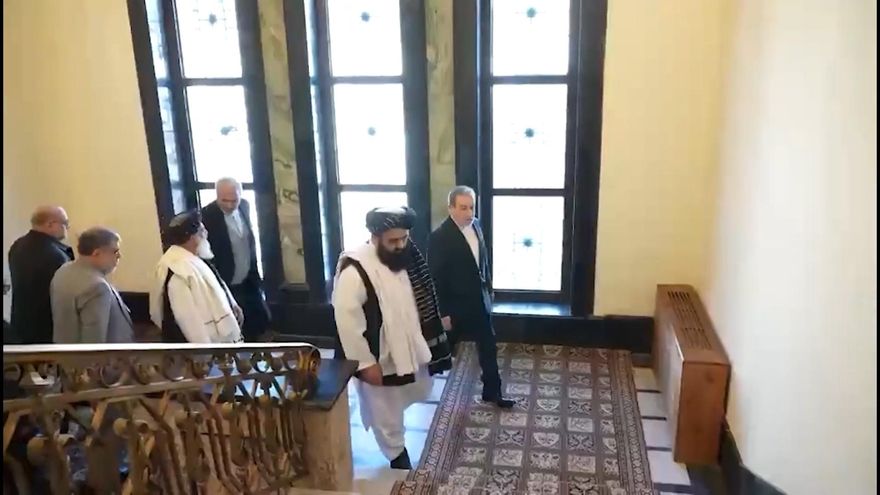Los talibán viajan a Qatar para negociar la paz con Pakistán a pesar de los nuevos combates