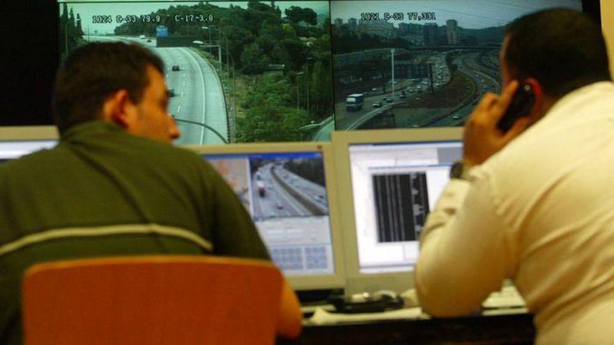 Accidente entre dos coches en la AP-7 en Castelló