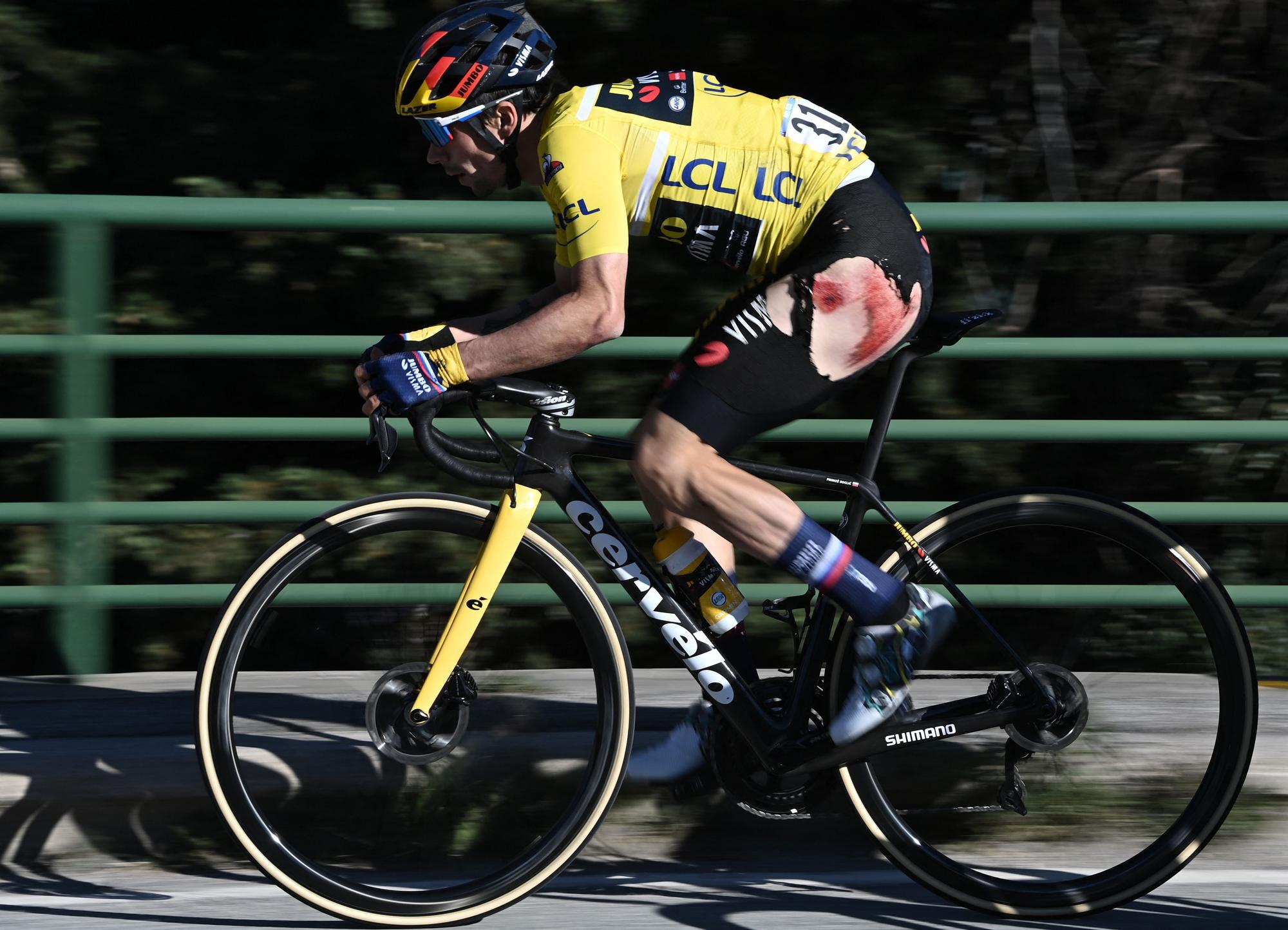 Primoz Roglic caída