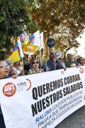 LAS PALMAS DE GRAN CANARIA  05-12-2018 LAS PALMAS DE GRAN CANARIA.  ManifestaciÓn de trabajadores de limpieza de RALONS delante de las Oficinas Municipales.  FOTOS: JUAN CASTRO  | 05/12/2018 | Fotógrafo: Juan Carlos Castro