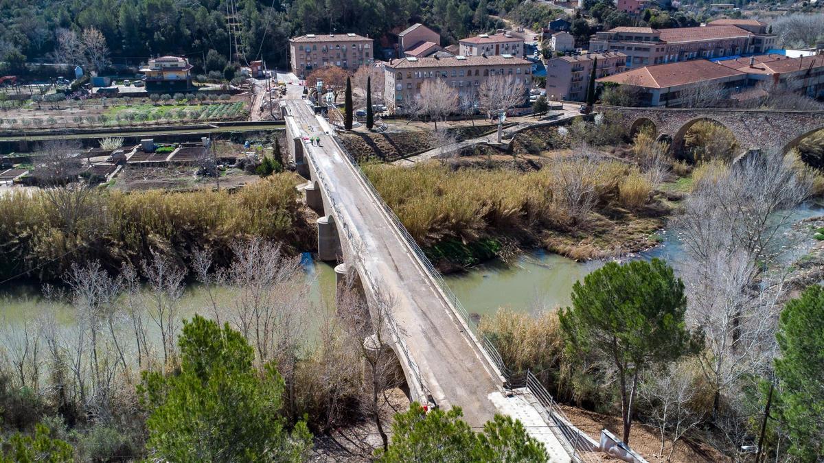 Estat actual de les obres del pont des d'una perspectiva aèria