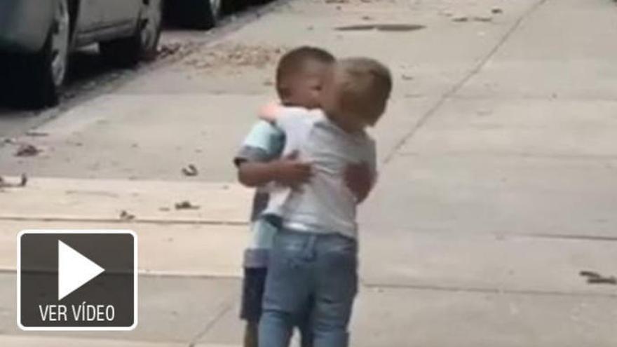 El gesto de amistad de dos niños que conmueve a las redes