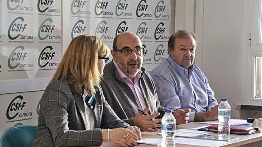 Miguel Borra, en el centro, ayer en Zamora.