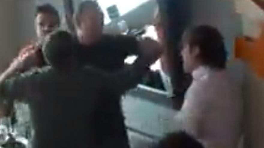 Vídeo: Pelea de Bertín Osborne en un bar para defender a una mujer en una escena de acoso sexual
