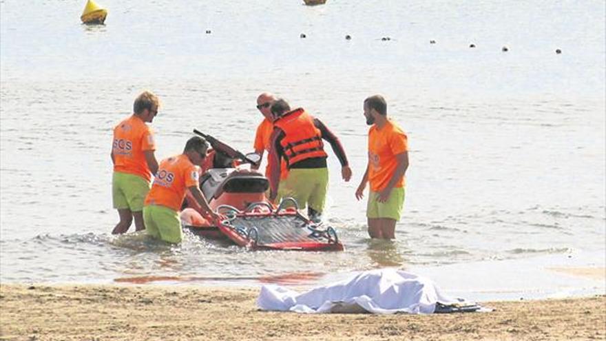 Mueren cuatro bañistas ahogados en playas y piscinas de la Comunitat