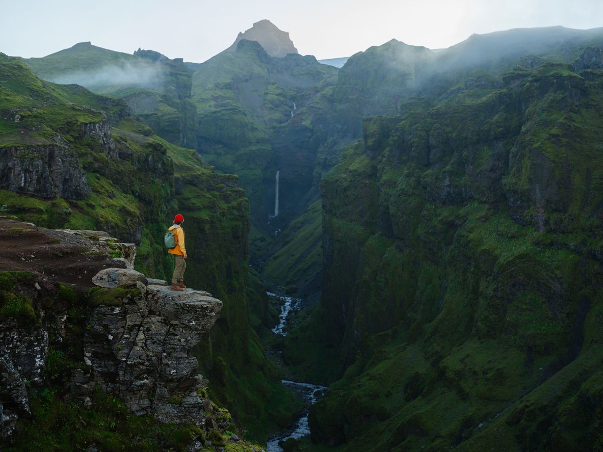 El cañón de acantilados escarpados que es uno de los grandes tesoros de Islandia