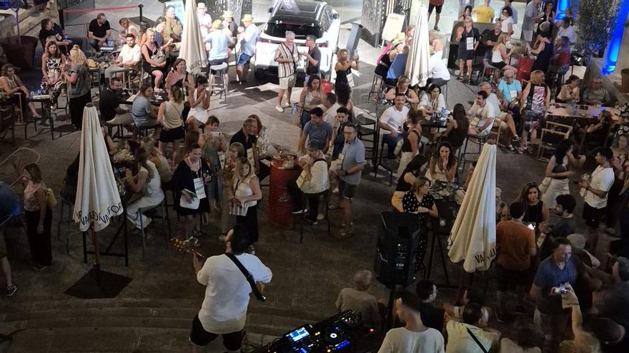 El pati i la terrassa del Kursaal de Manresa s’omplen en motiu de la 10ª edició del Destapa’t