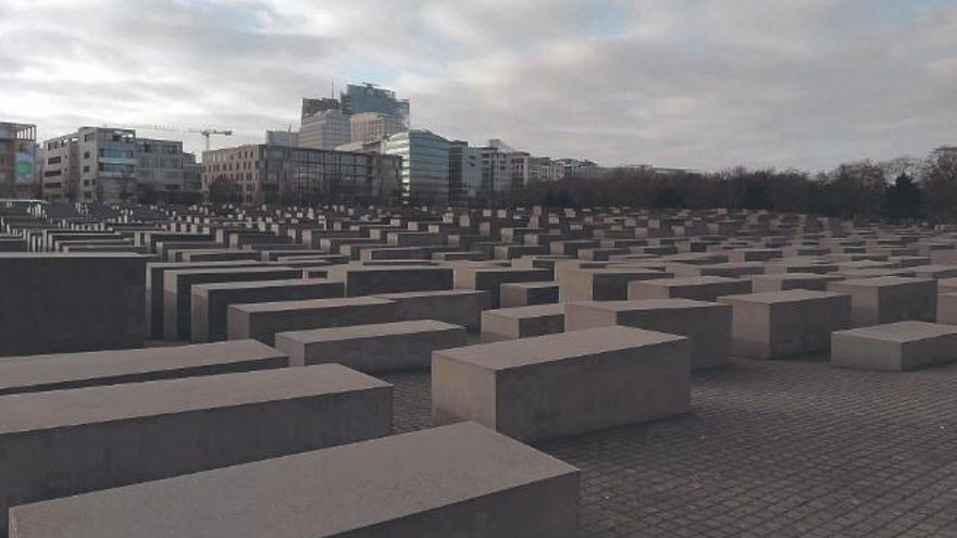 Berlin La Piedra Del Tropiezo El Dia