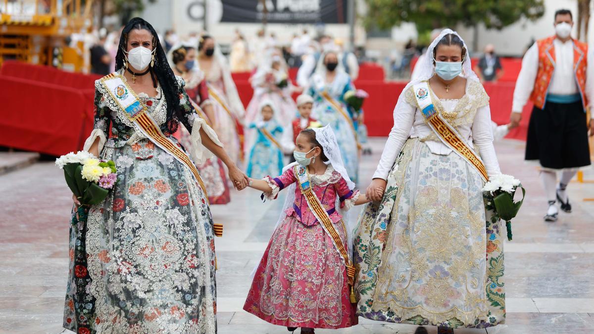 Búscate en el segundo día de Ofrenda por la calle Caballeros (entre las 17.00 y las 18.00 horas)