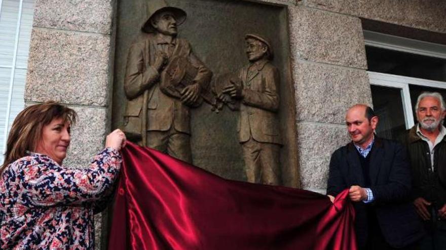 Dwescubrimiento de la escultura en relieve de &quot;O cego de Padrenda&quot;.  // Iñaki Abella