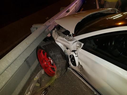 Colisión de dos vehículos en la carretera de Firgas de madrugada