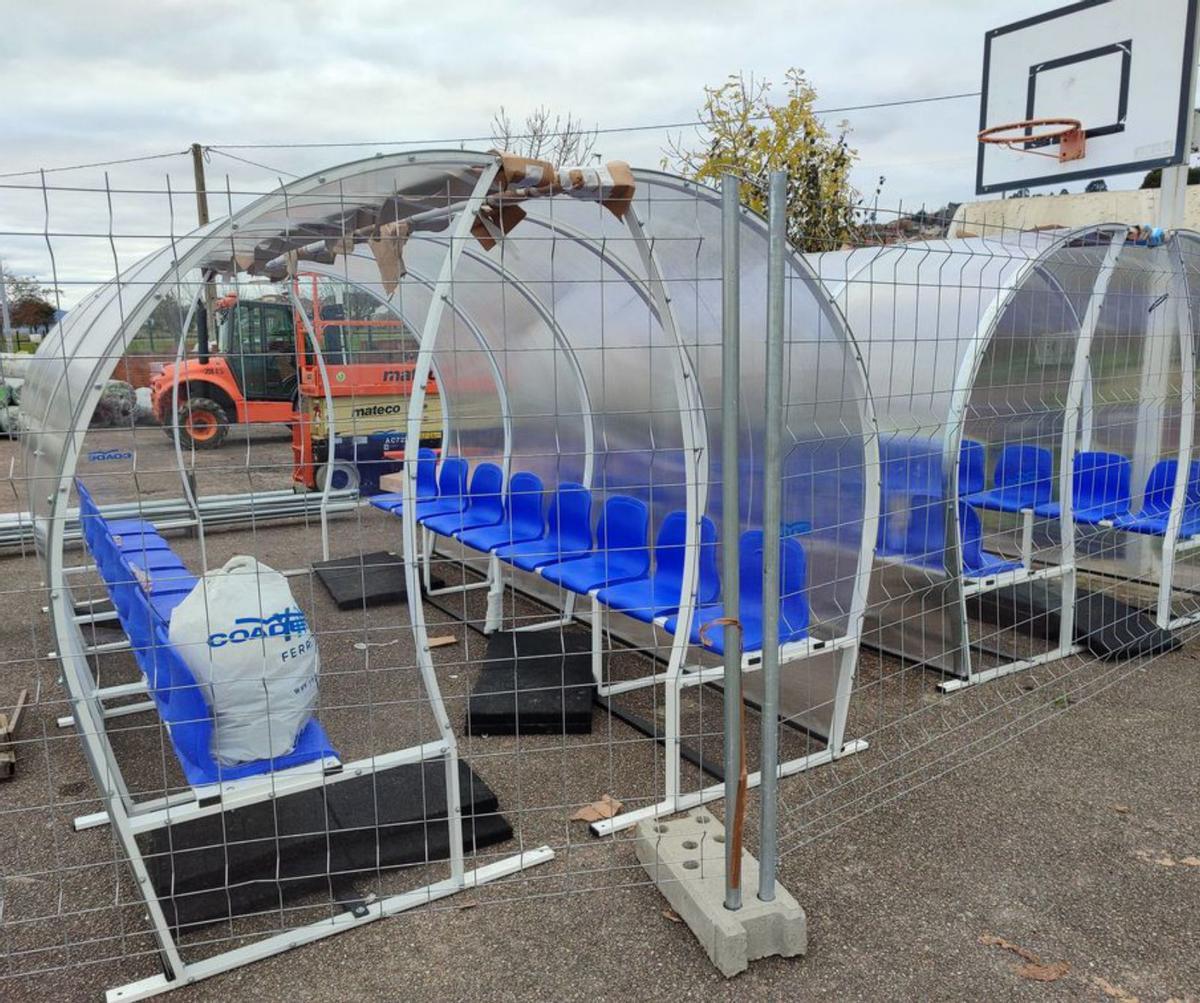 Los nuevos banquillos que tendrán las instalaciones. |  S. Álvarez
