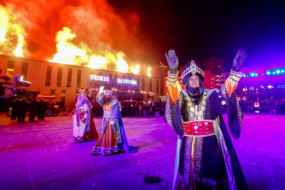 Benidorm aclama a los Reyes Magos.