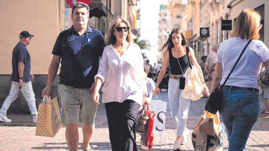 Más presencia de gente en la calle y ventas este domingo