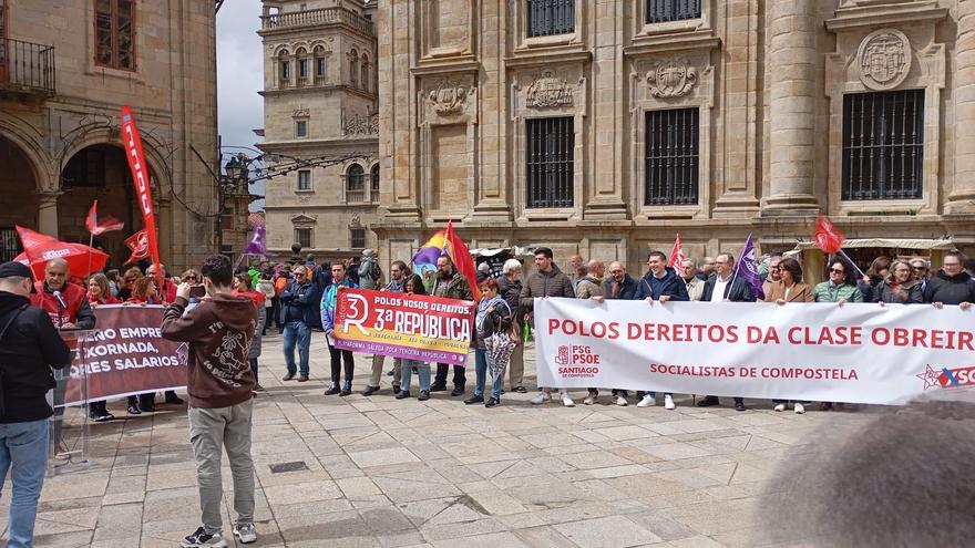 Los sindicatos se congregan en la praza da Quintana para la lectura del manifiesto