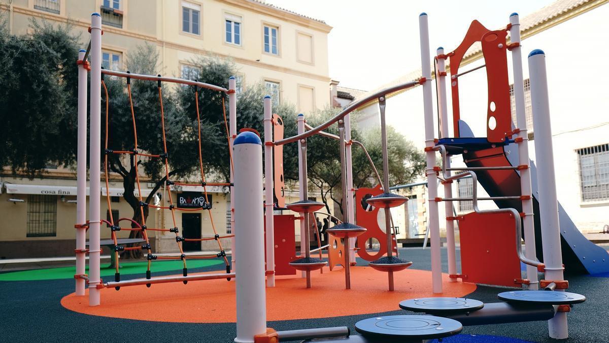 Archivo - Parque infantil de la plaza de las Cofradías.