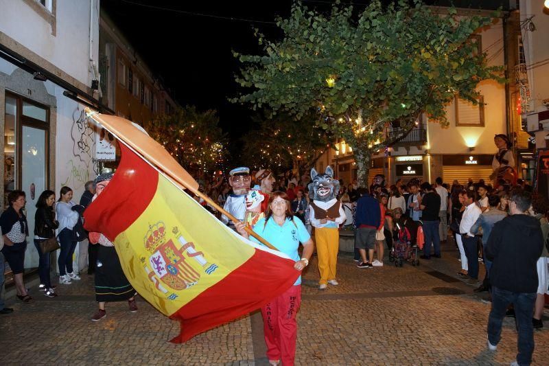 Gigantes y cabezudos zamoranos en Braga (Portugal)