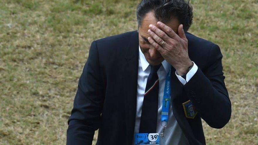 Prandelli dimite tras el inesperado adiós de Italia