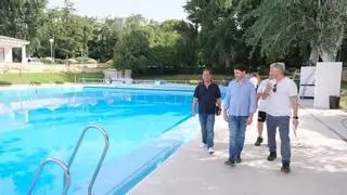 La piscina olímpica del parque Heliodoro Martín de Cabra abre tras una reforma de 225.000 euros