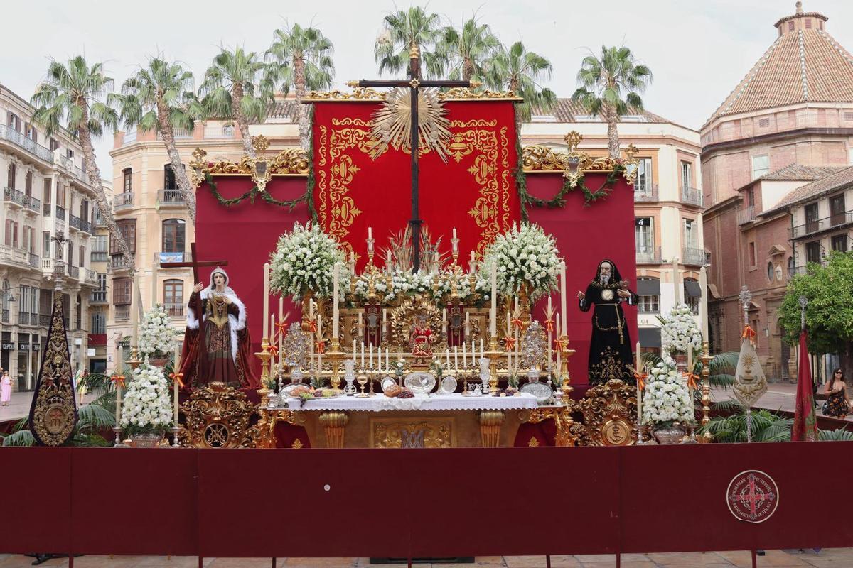 Altar del Corpus Christi de la Agrupación de Cofradías en la plaza de la Constitución.
