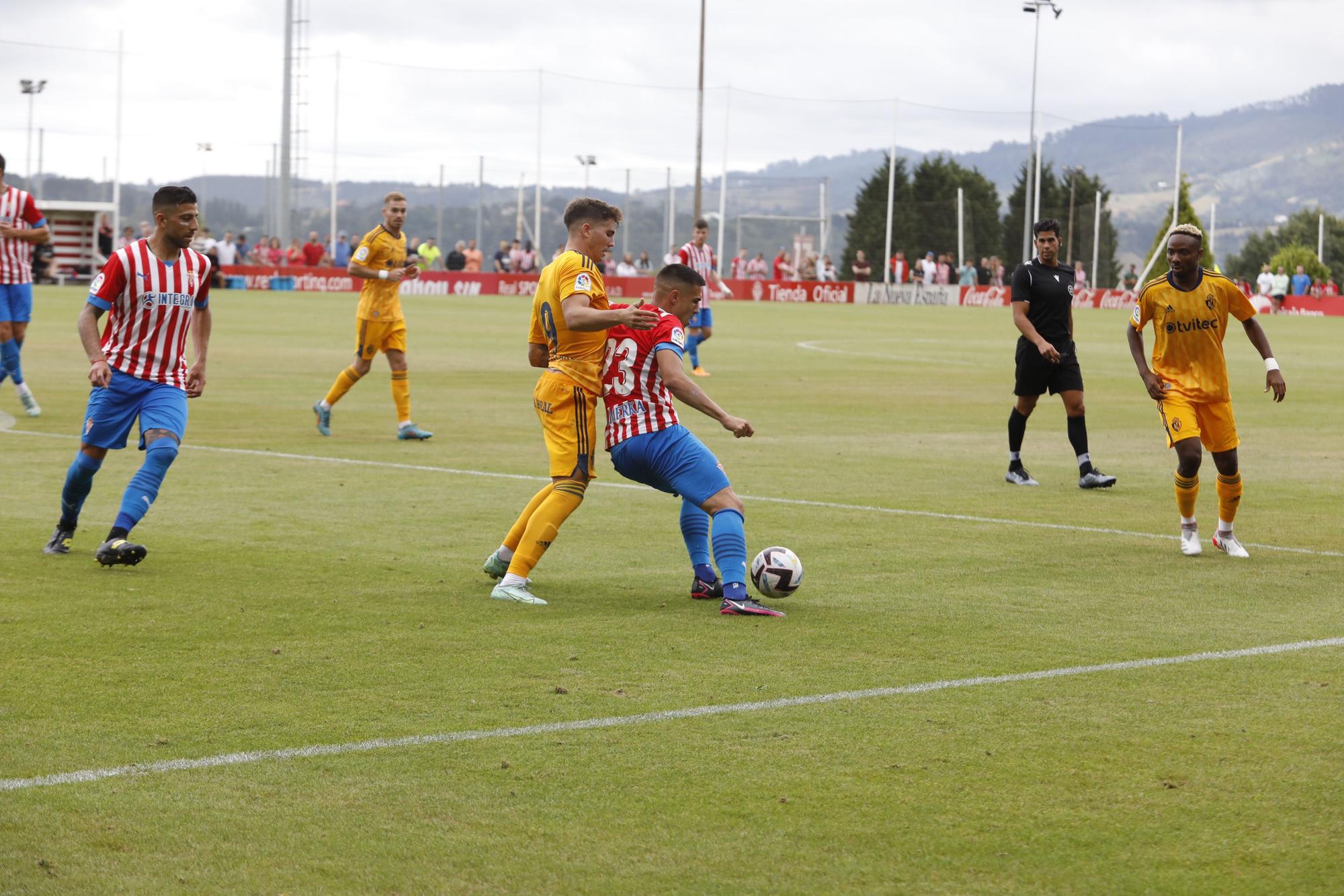 El Sporting empata ante la Ponferradina en su cuarto partido veraniego