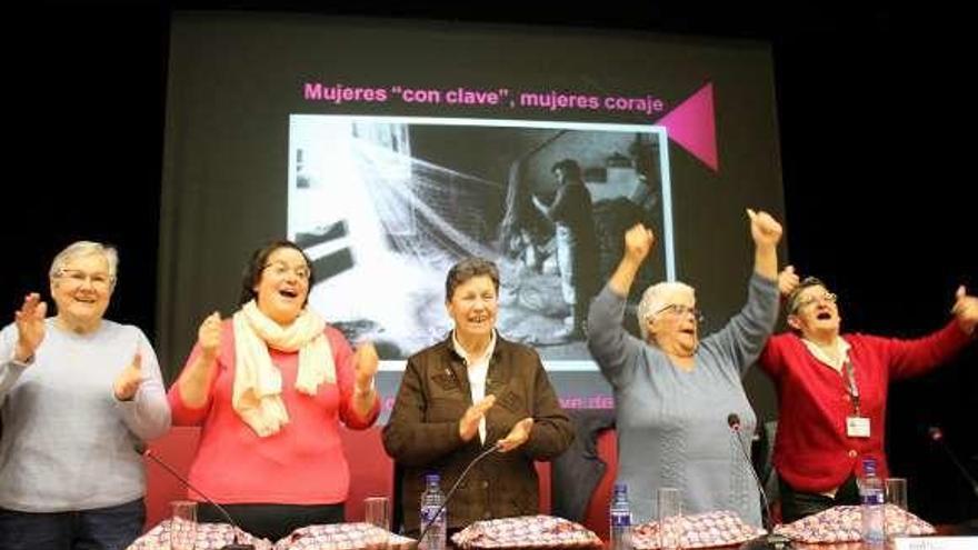 Por la izquierda, María Arango, María José Rodríguez, Celia García, Victoria García y Finita Turnes, durante el encuentro.