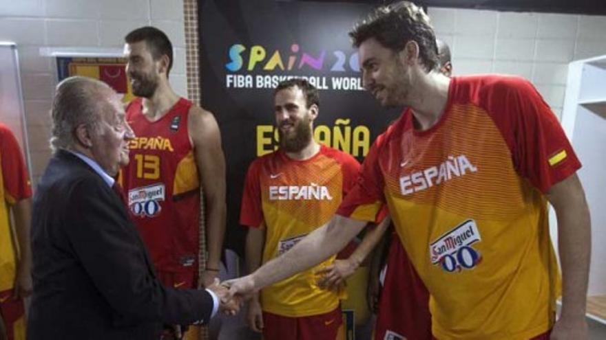 Juan Carlos acude al debut de España en el Mundial de Baloncesto