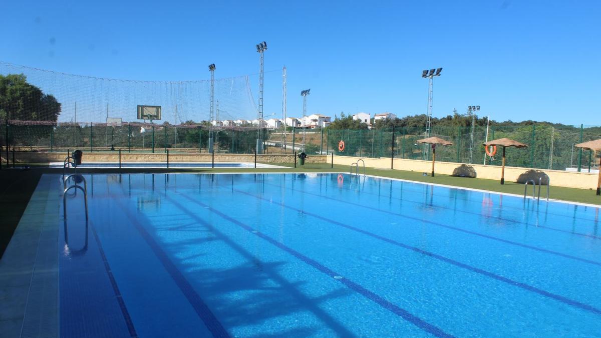 La piscina municipal de El Ronquillo, en Sevilla, abrirá sus puertas de noche con esta nueva actividad