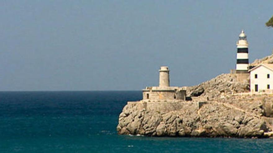 Bei einer Fahrt entlang der mallorquinischen Küsten erleben Zuschauer atemberaubend schöne Landschaften.