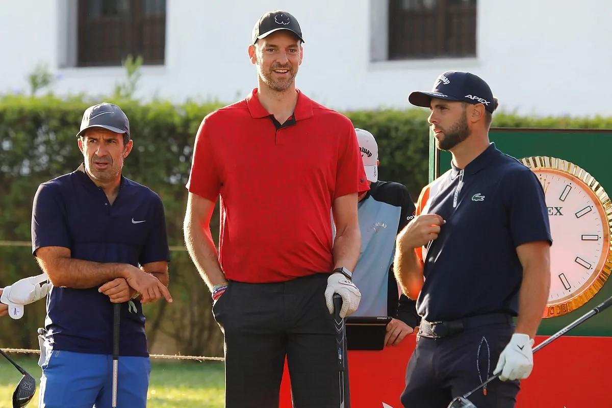 La ex estrella de la NBA compite con amateurs y profesionales en diferentes torneos, como en Valderrama