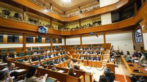 Archivo - Vista general del último pleno de Política General de la Legislatura del Gobierno vasco, en el Parlamento vasco.