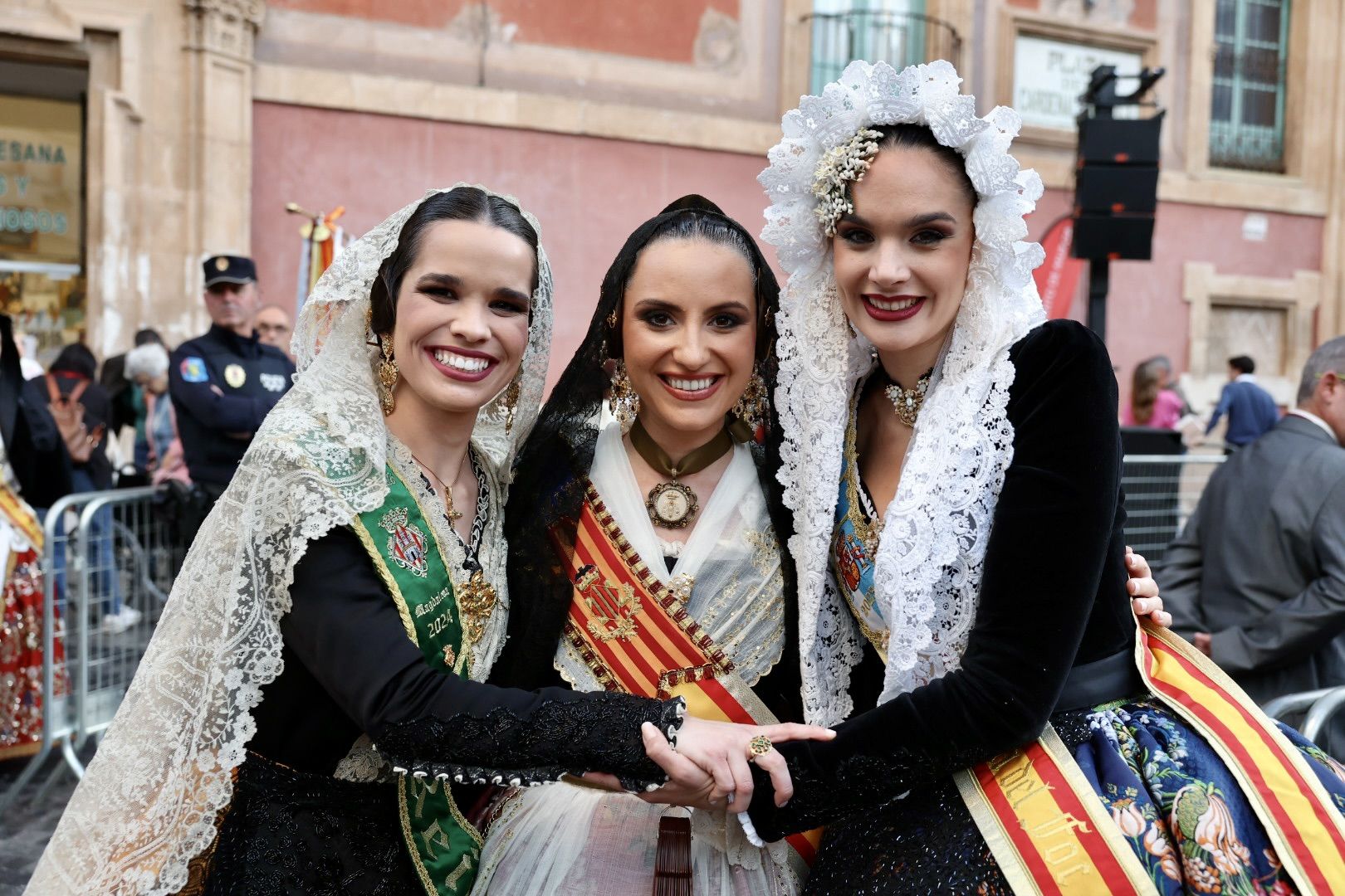 La Fuensanta recibe a María Estela en las fiestas de Murcia