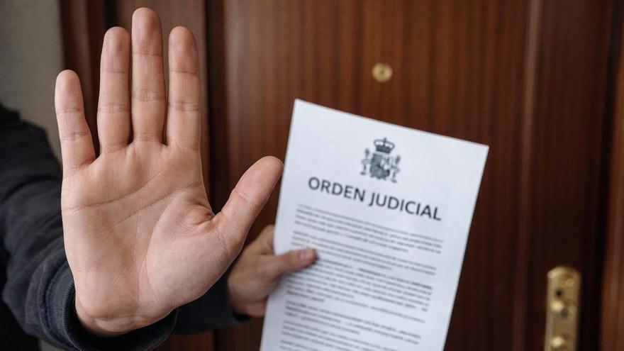 El artículo 9 de la Ley de Propiedad Horizontal lo confirma: tus vecinos pueden entrar en tu casa aunque no tengan permiso (y en Asturias hay casos)