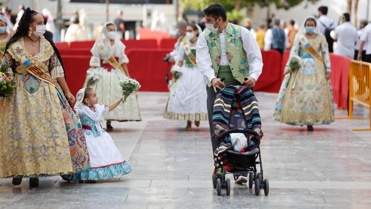 Búscate en el segundo día de Ofrenda por la calle Caballeros (entre las 17.00 y las 18.00 horas)