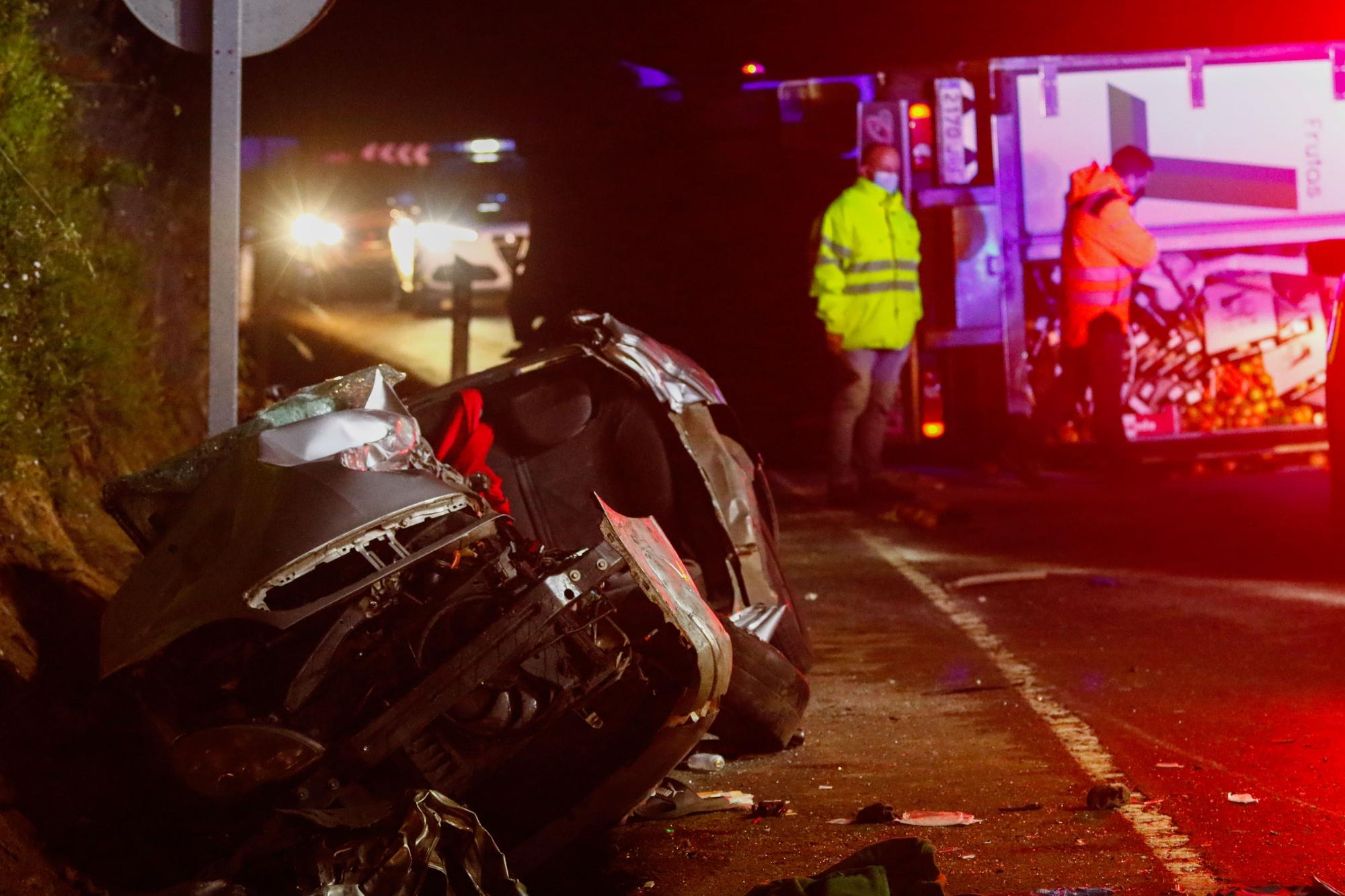 Las imágenes de la tragedia en Caldas | Tres muertos en un accidente de tráfico