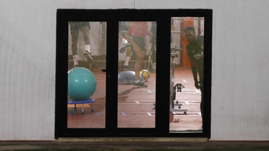 El equipo volvió al trabajo con una sesión exigente de gimnasio a puerta cerrada.