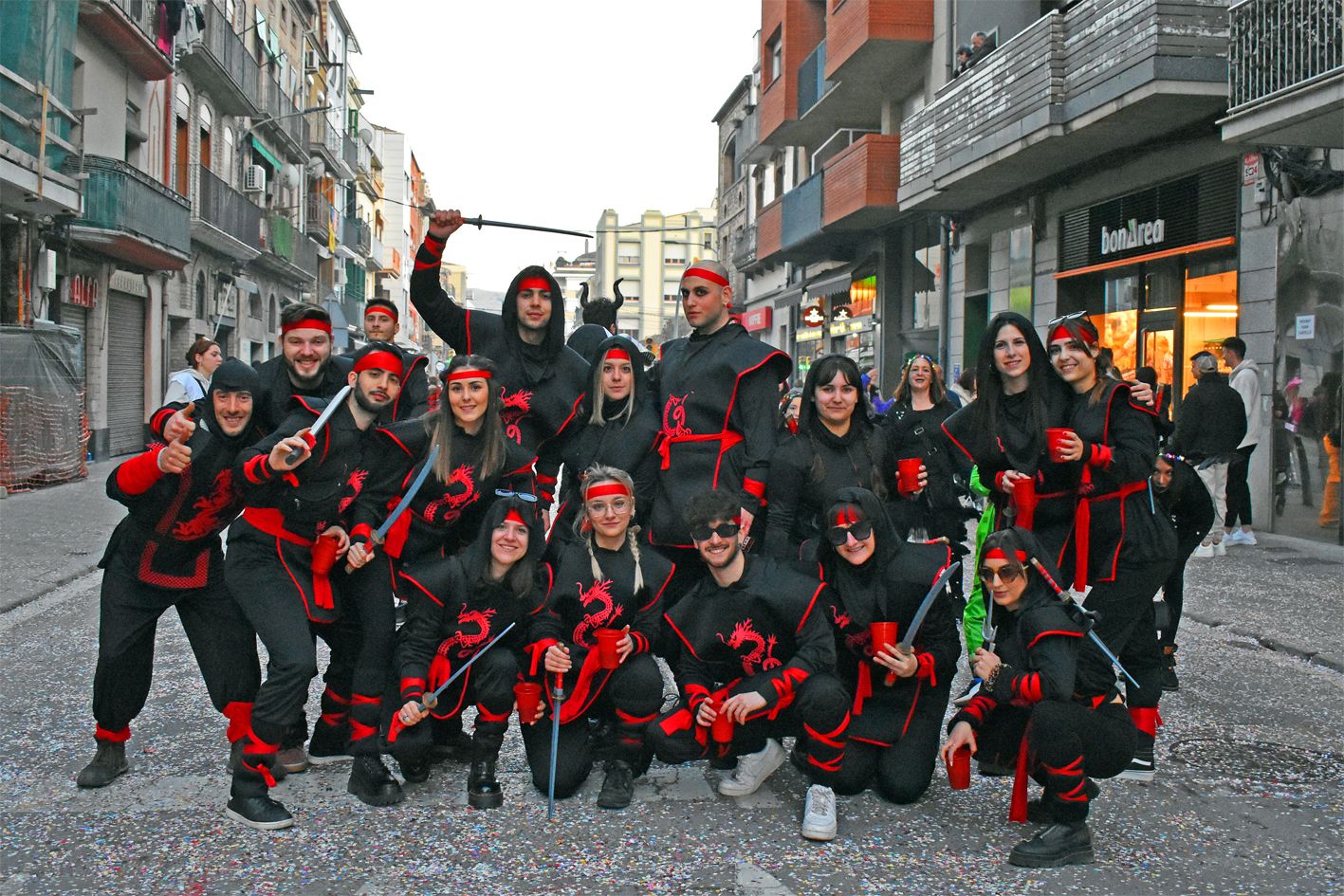 El Carnestoltes omple el centre de Súria de disfresses i diversió