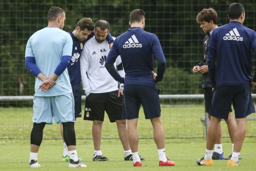 Entrenamiento del Real Oviedo tras la derrota en León.