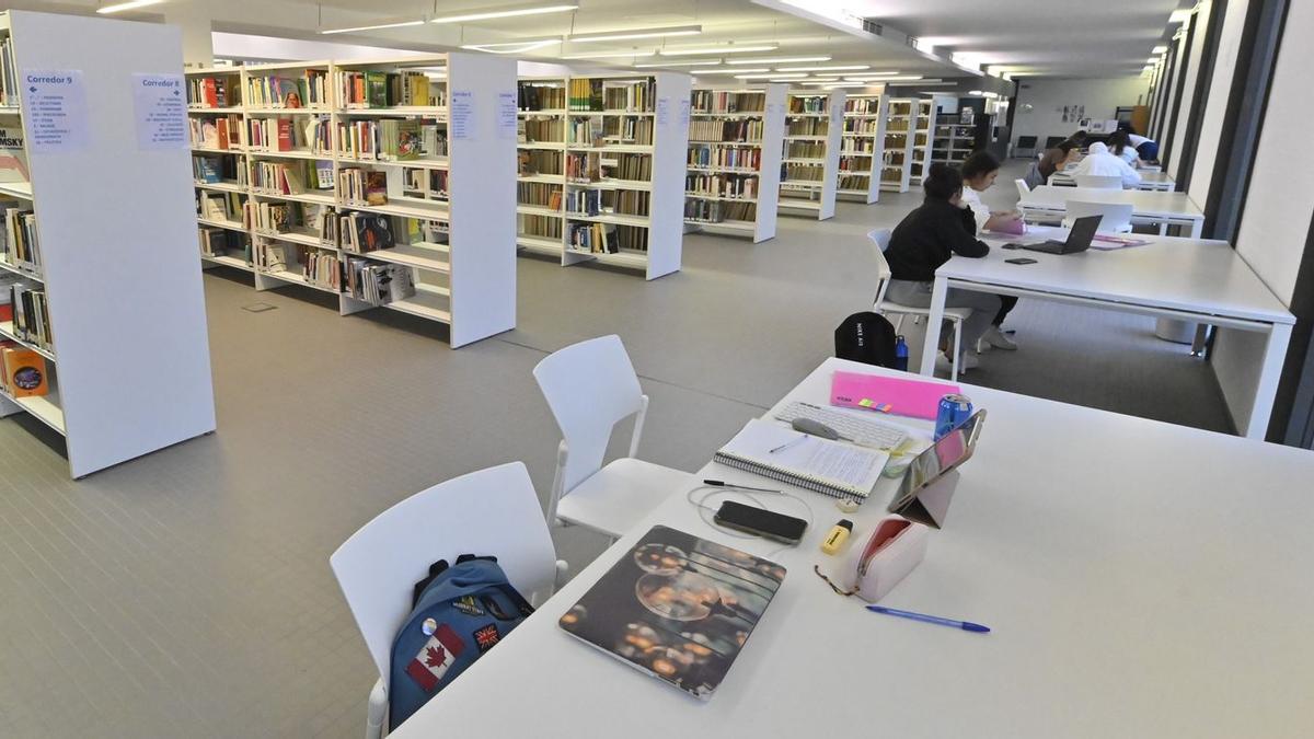 Como ya se ha hecho en otras ocasiones, el consistorio amplía los horarios de la BUC para favorecer el estudio para exámenes.