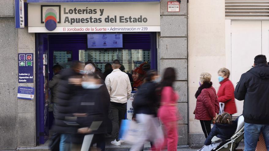 Baja el dinero que gastarán de media los españoles en el sorteo de El Niño