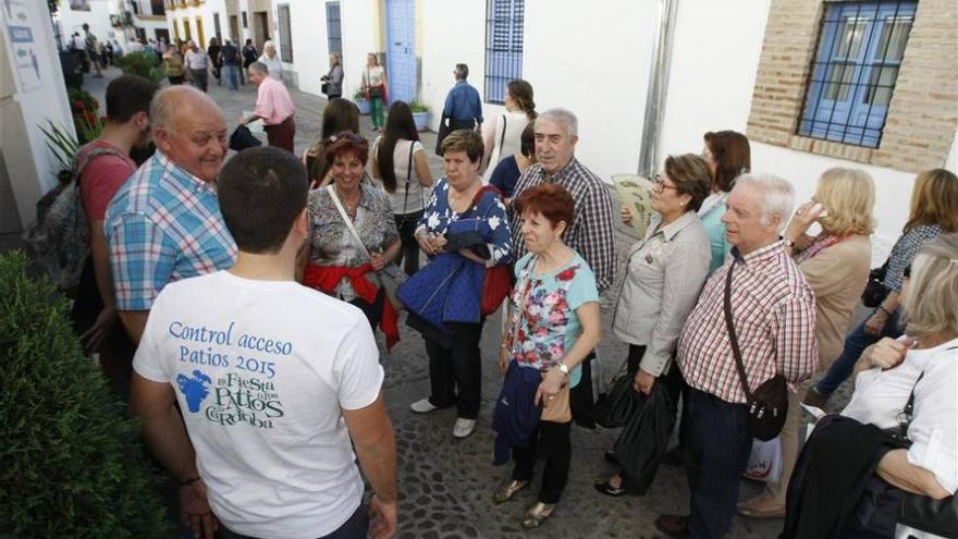 El Ayuntamiento duplica recursos para coordinar la afluencia en los Patios